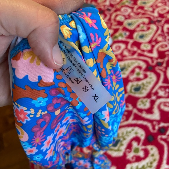 Adorable Bikini Top 💙🩷 Size XL - Picture 3 of 3